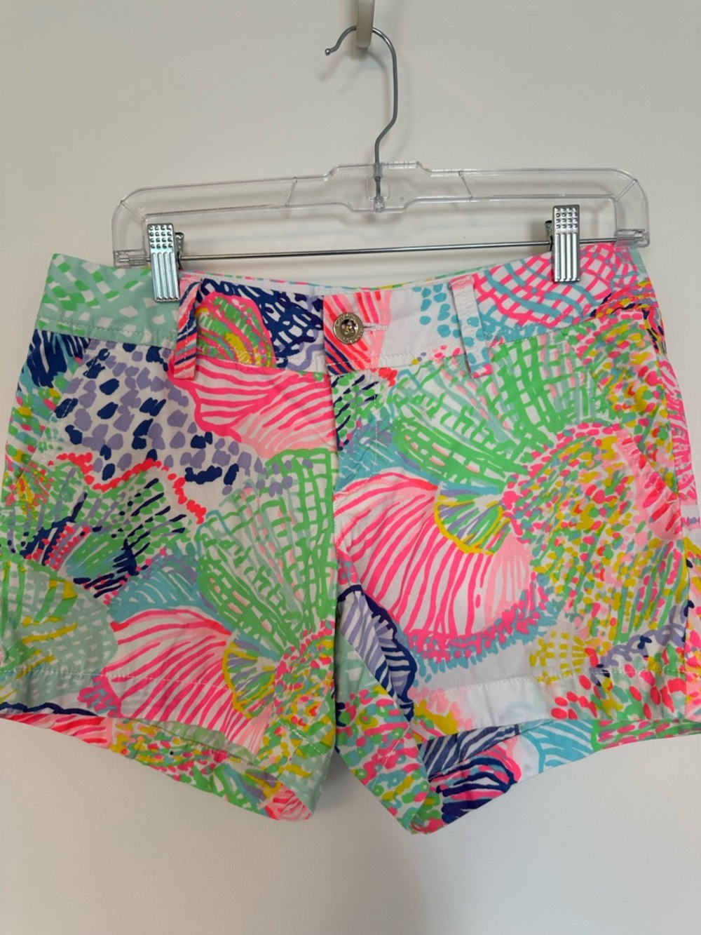 Lilly Pulitzer size 4 Callahan short in roar of the seas pattern
